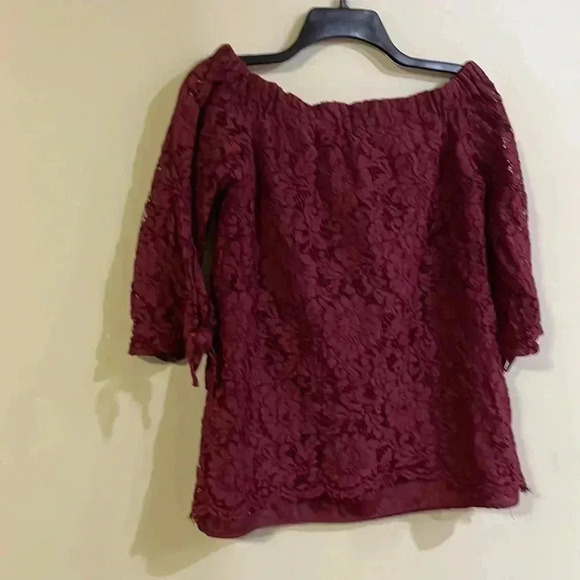 ❤️2/$30❤️[S]DO+BE Nordstrom Wide Bell Sleeve Wine Off  Shoulder Lace Blouse - Picture 1 of 6